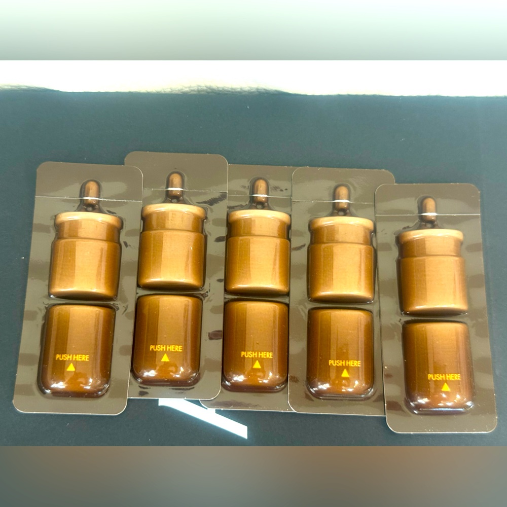 AMORE PACIFIC Time Response Intensive Renewal Ampoule(2.4ml+0.2g) X 5 Pieces